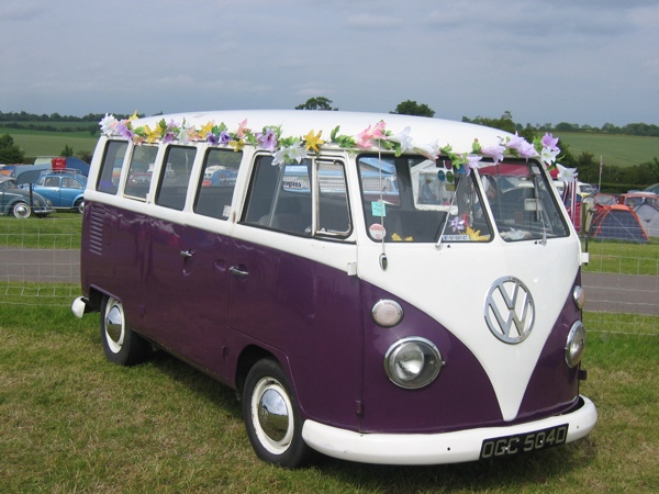 Easigee's flower-decked splitty