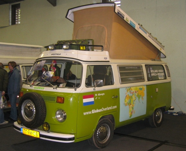 Intrepid travellers - Dutch Kombi that went around the world