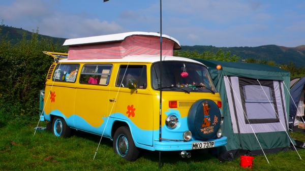 Mystery Machine - Bay in Scooby Doo theme