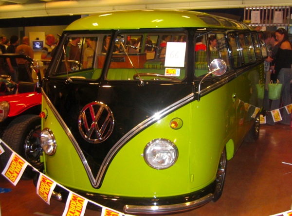 Loud (as in colour) splittie show car